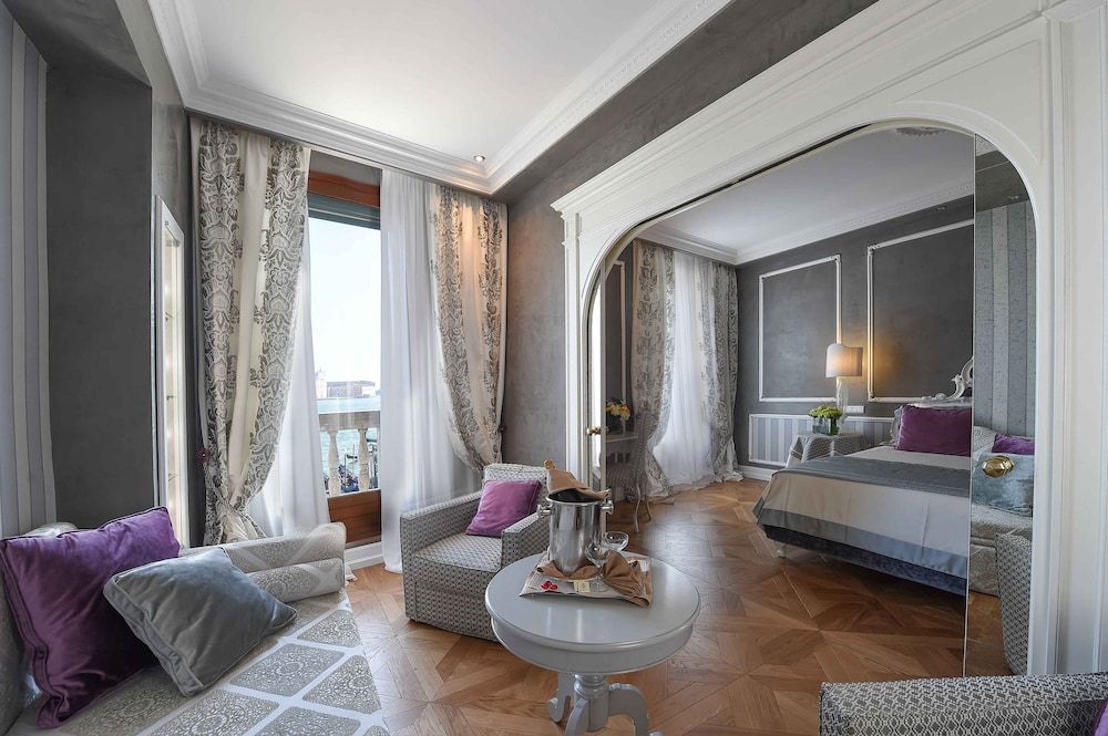 undefined Hotel Savoia & Jolanda