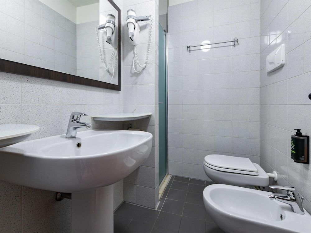 B&B Hotel Verona Single Room 4