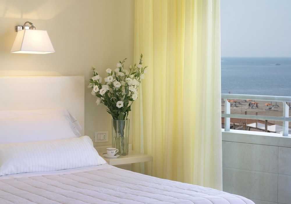 Sina Astor Panoramic Room, Partial Sea View