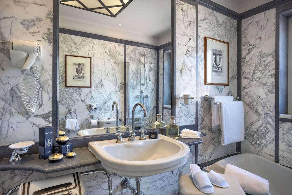 Palace Hotel Deluxe Room, Terrace, Partial Sea View 9