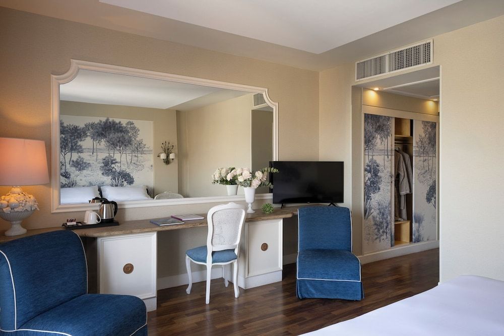 Palace Hotel Deluxe Room, Balcony, Sea View 6