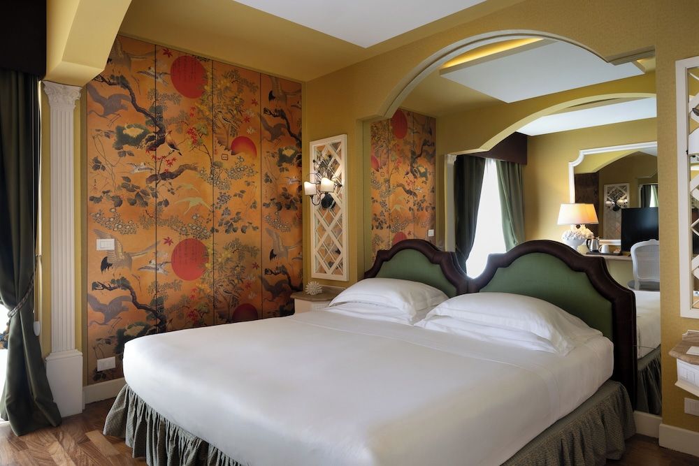 Palace Hotel Deluxe Room, Terrace, Partial Sea View 2