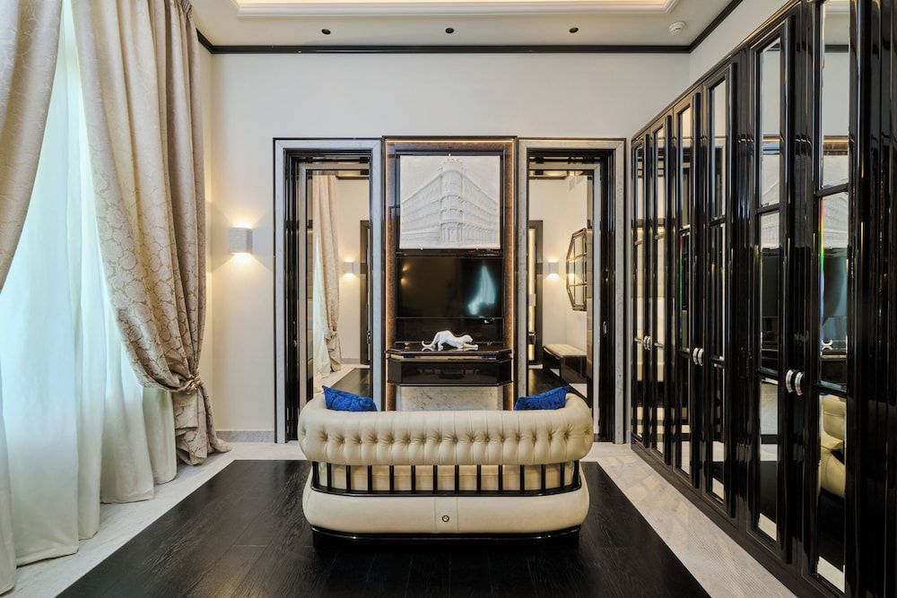 Grand Hotel Principe di Piemonte Presidential Suite (by Stefano Ricci) 2