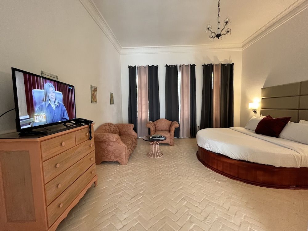 Jamaica Palace Hotel Deluxe Room, 1 King Bed 3