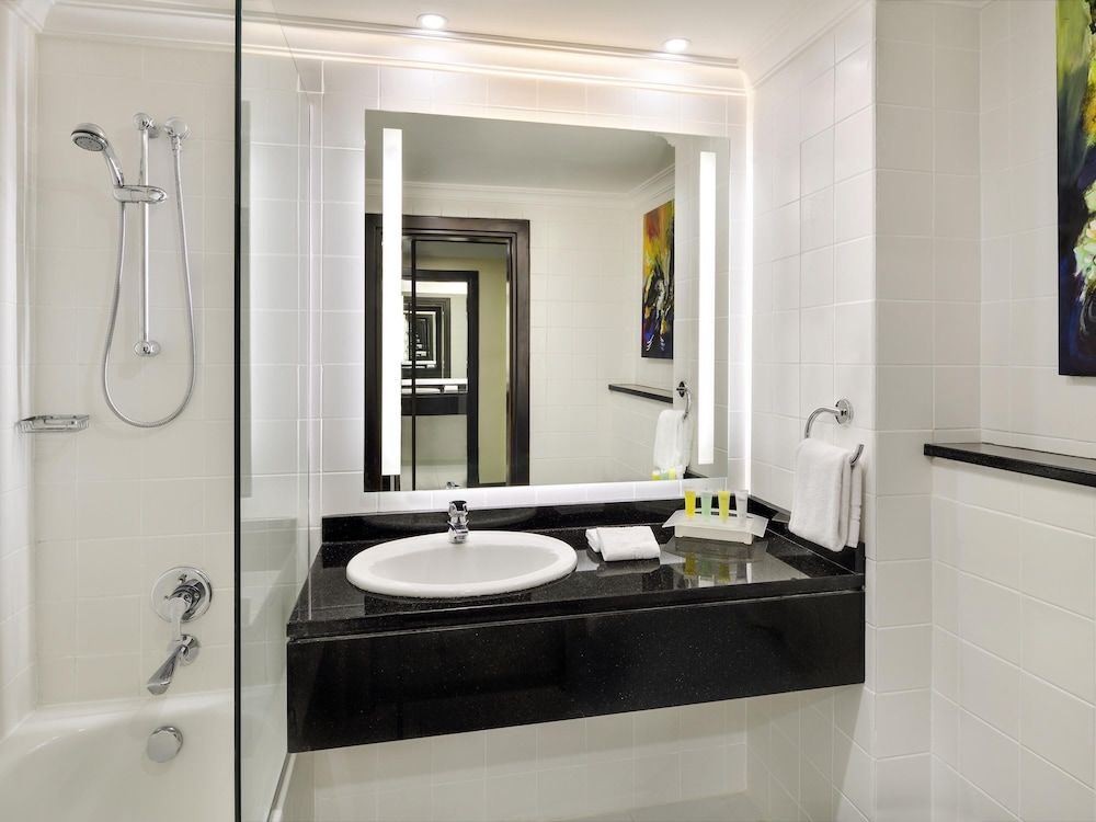 undefined Mövenpick Hotel Amman 2