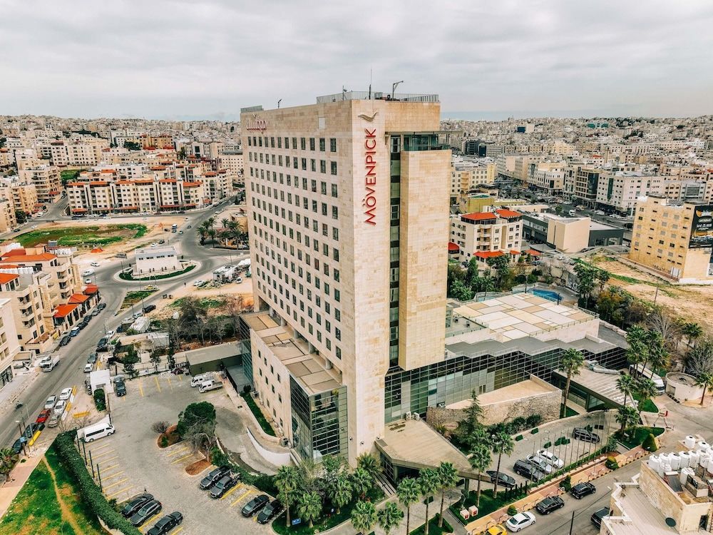undefined Mövenpick Hotel Amman 10