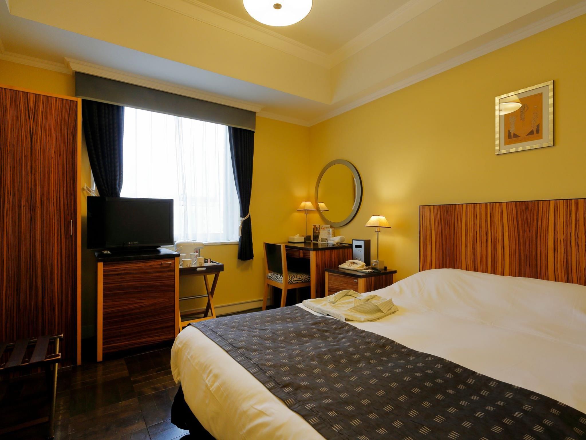 Semi Double Room - Non-Smoking