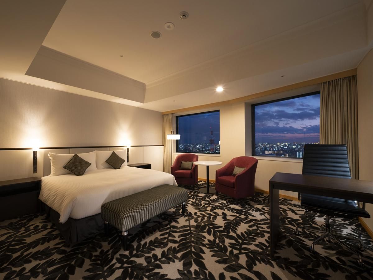 1 Queen Premium Corner High Floor