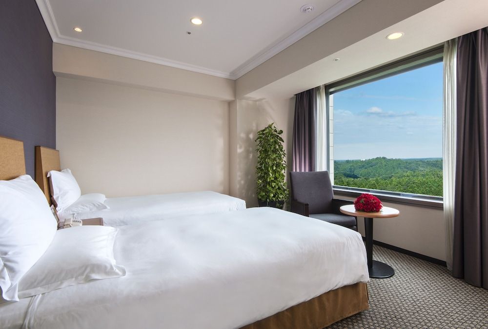 Hilton Tokyo Narita Airport Twin Guest Room