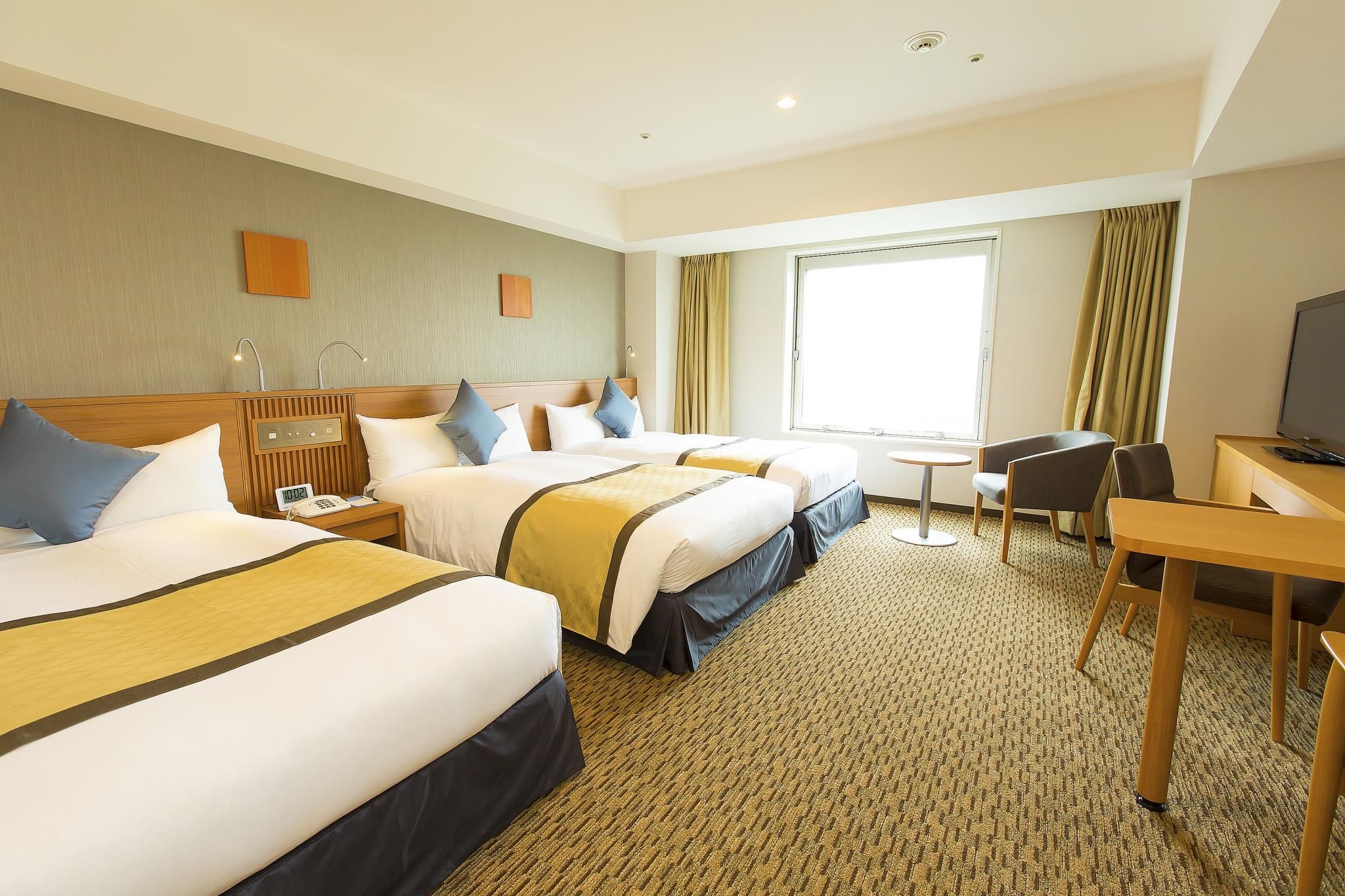 Superior Triple Non-Smoking