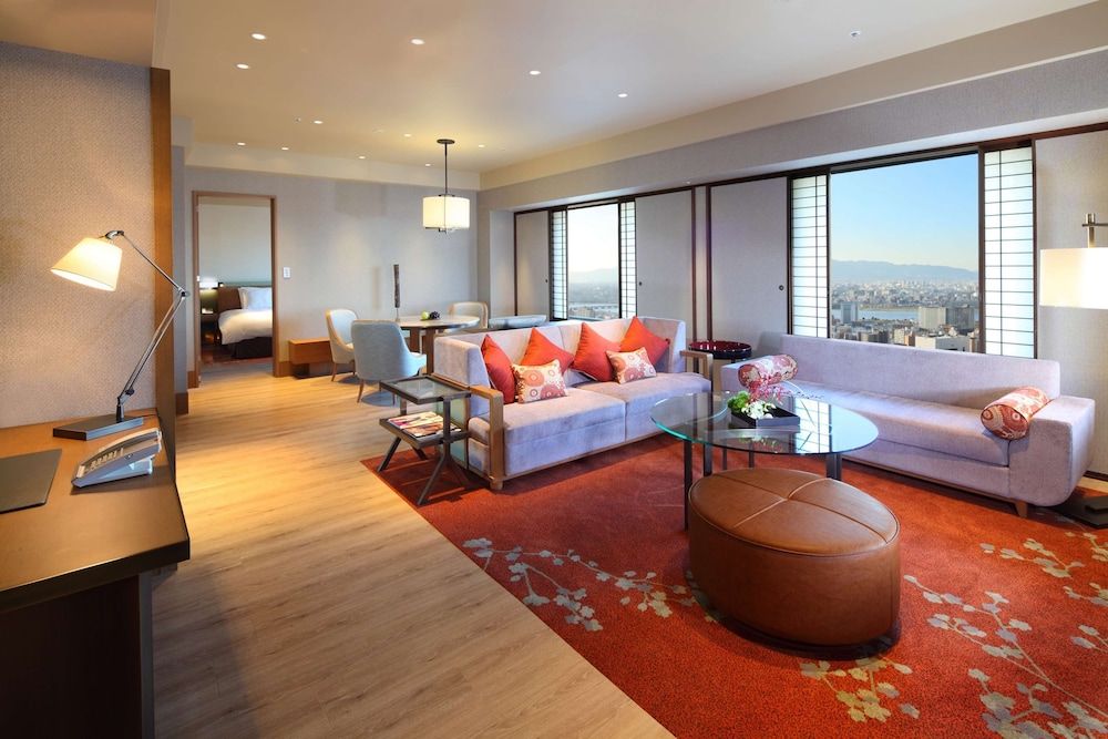 undefined Hilton Osaka 4