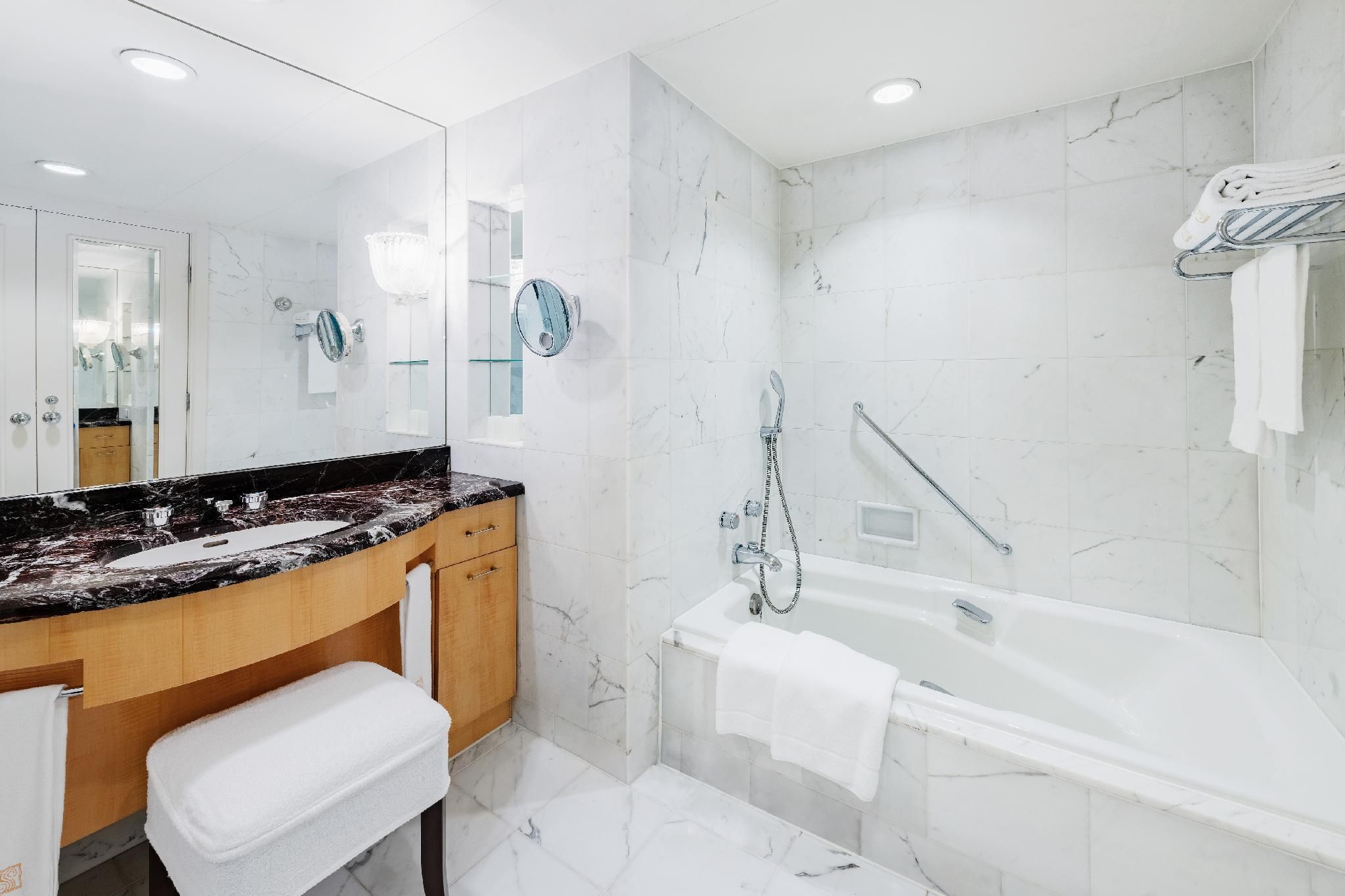 Luxury Superior Triple - Non-Smoking, 2 Beds, 1 Extra Bed