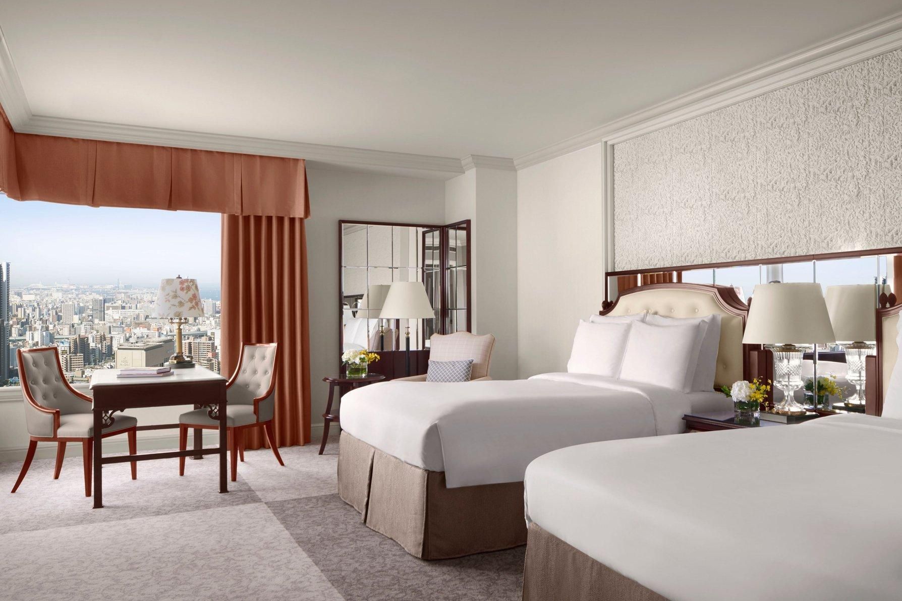 Deluxe, Guest room, 2 Queen, City view, Corner room