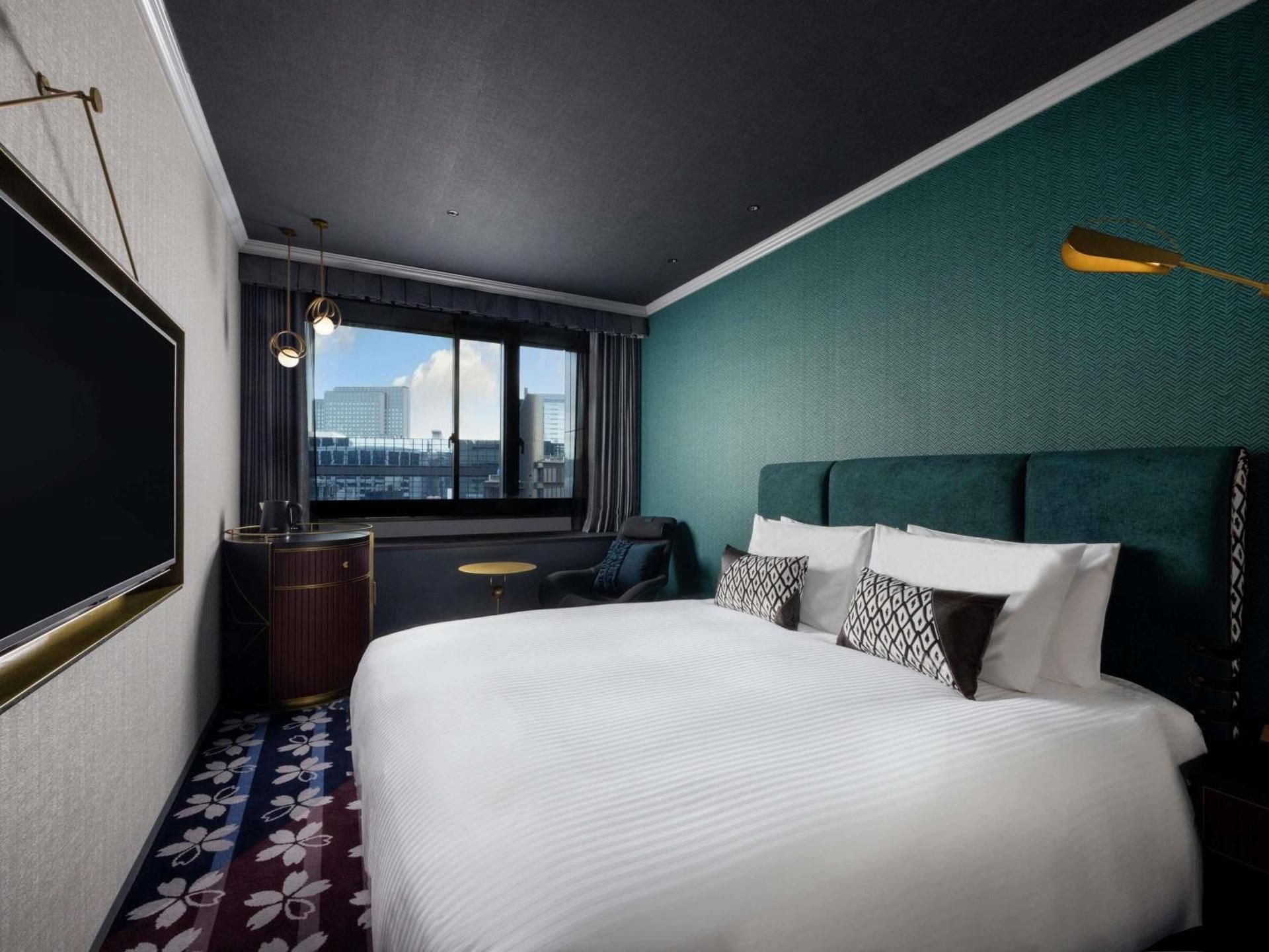 Superior Room with 1 King Size Bed