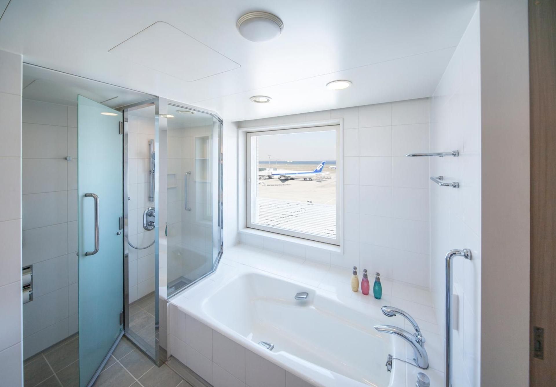 Premier Twin with a View Bath - Non Smoking