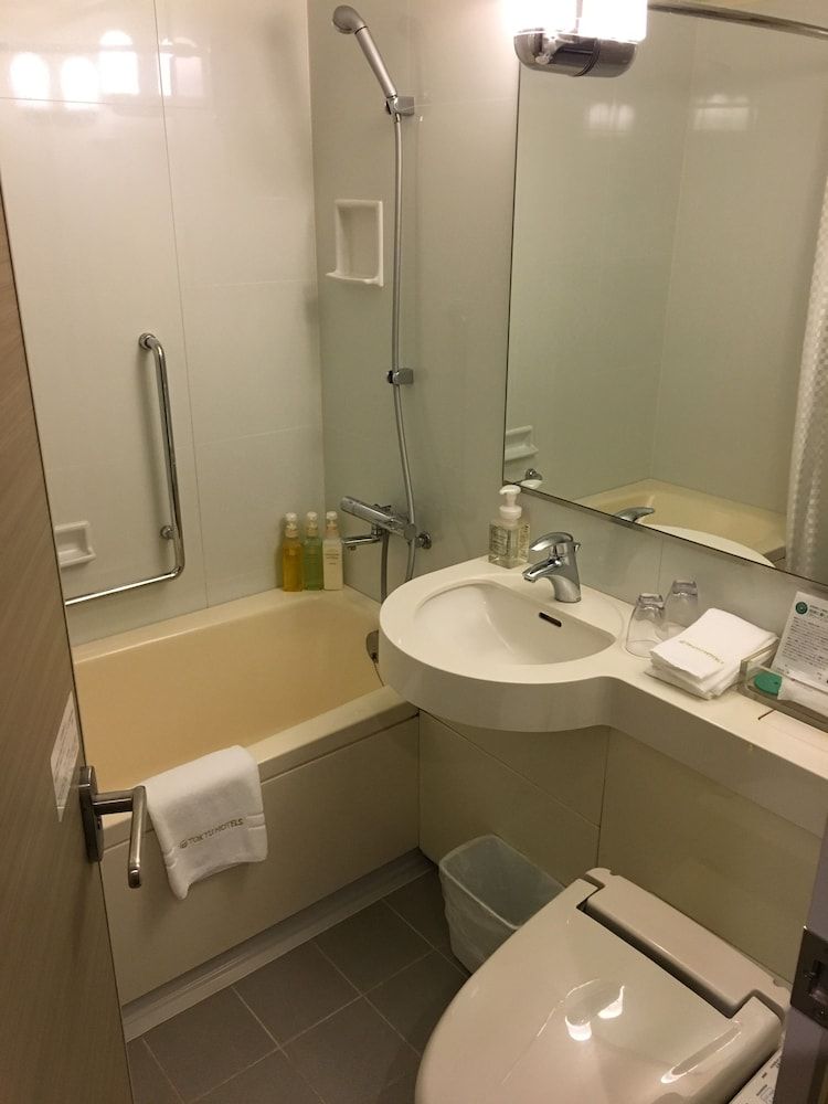 Haneda Excel Hotel Tokyu - Haneda Airport Terminal 2 Standard Twin Room, Non Smoking 2