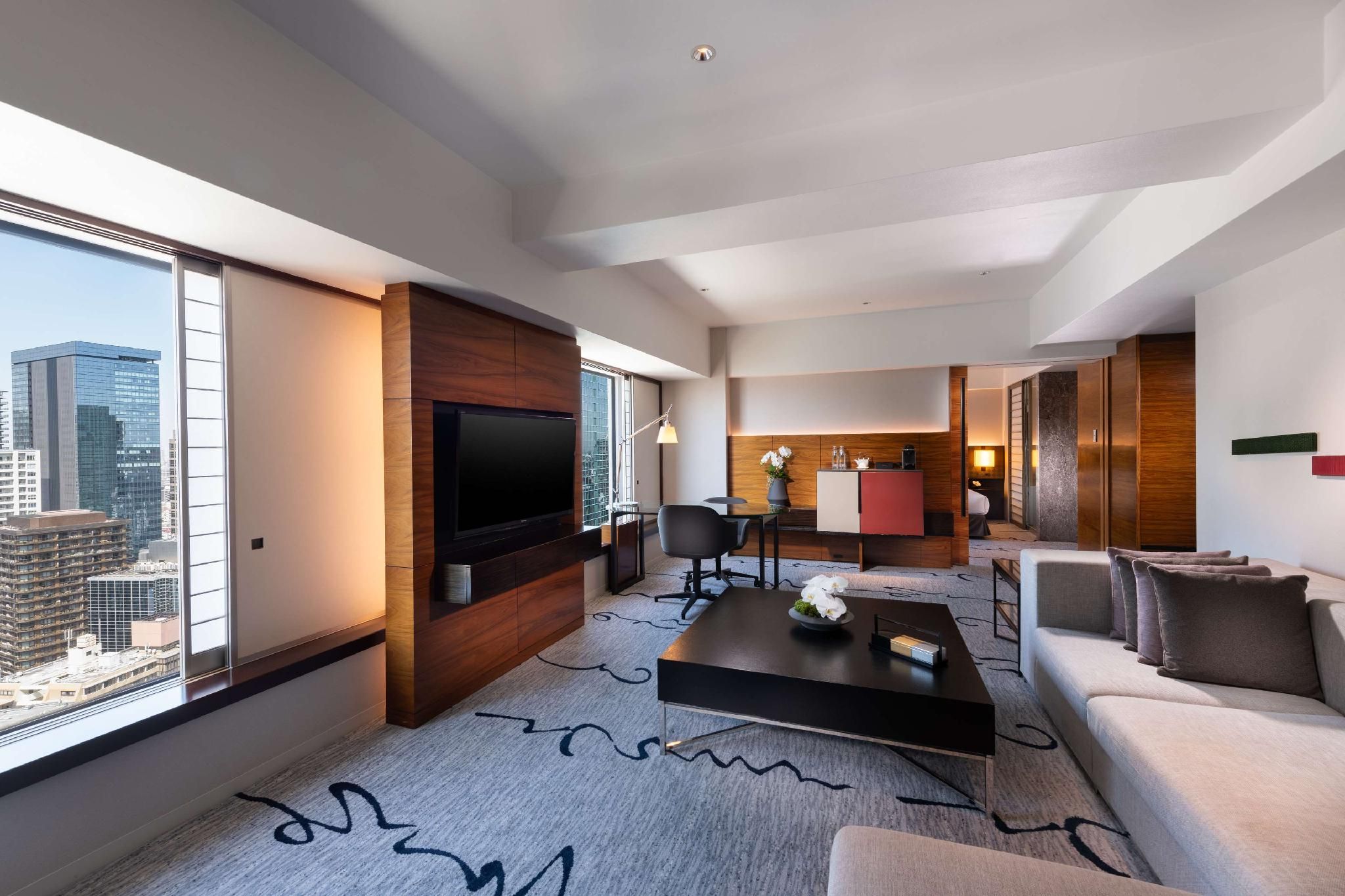 TWIN TOWER SUITE EXECUTIVE