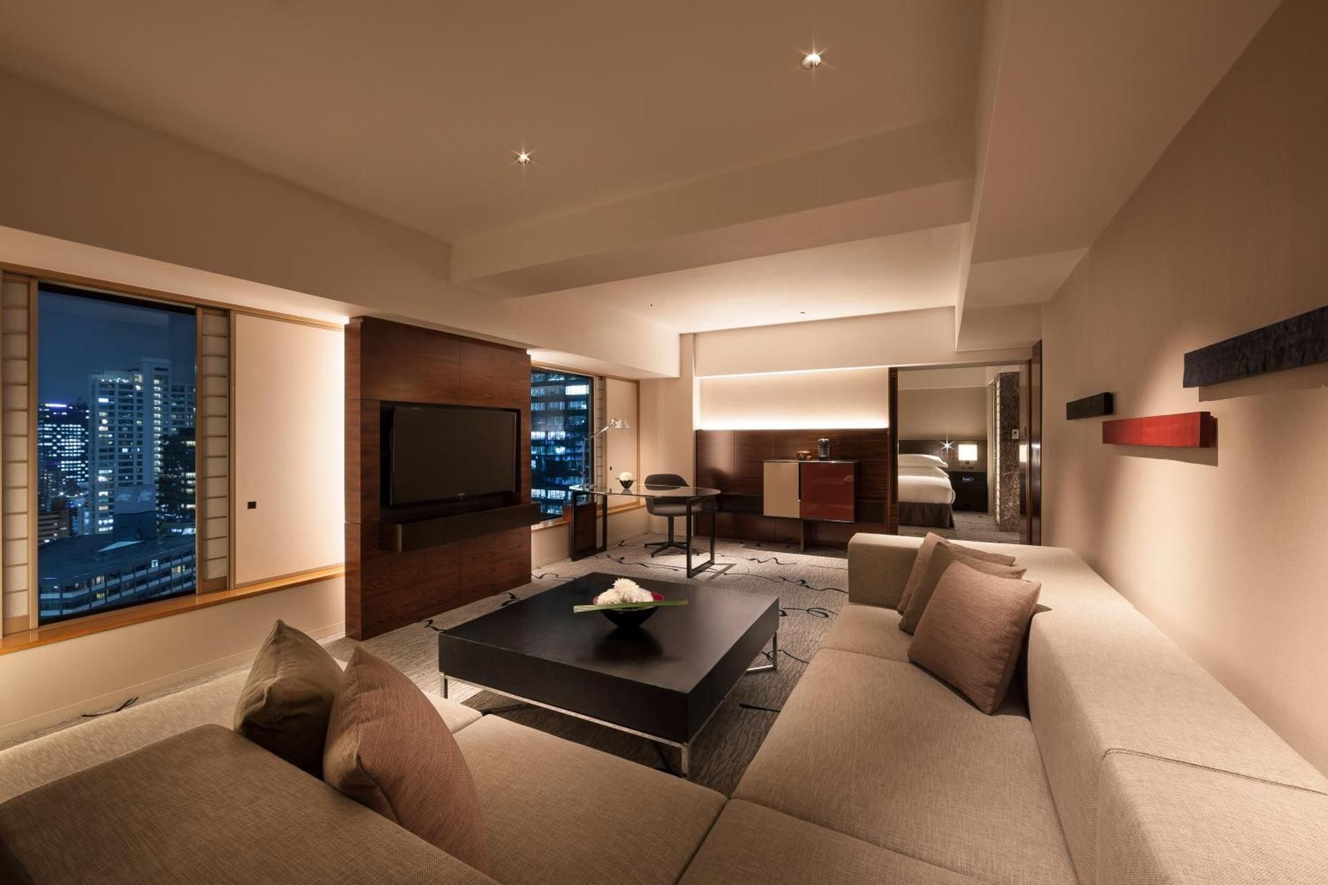 TWIN TOWER SUITE EXECUTIVE