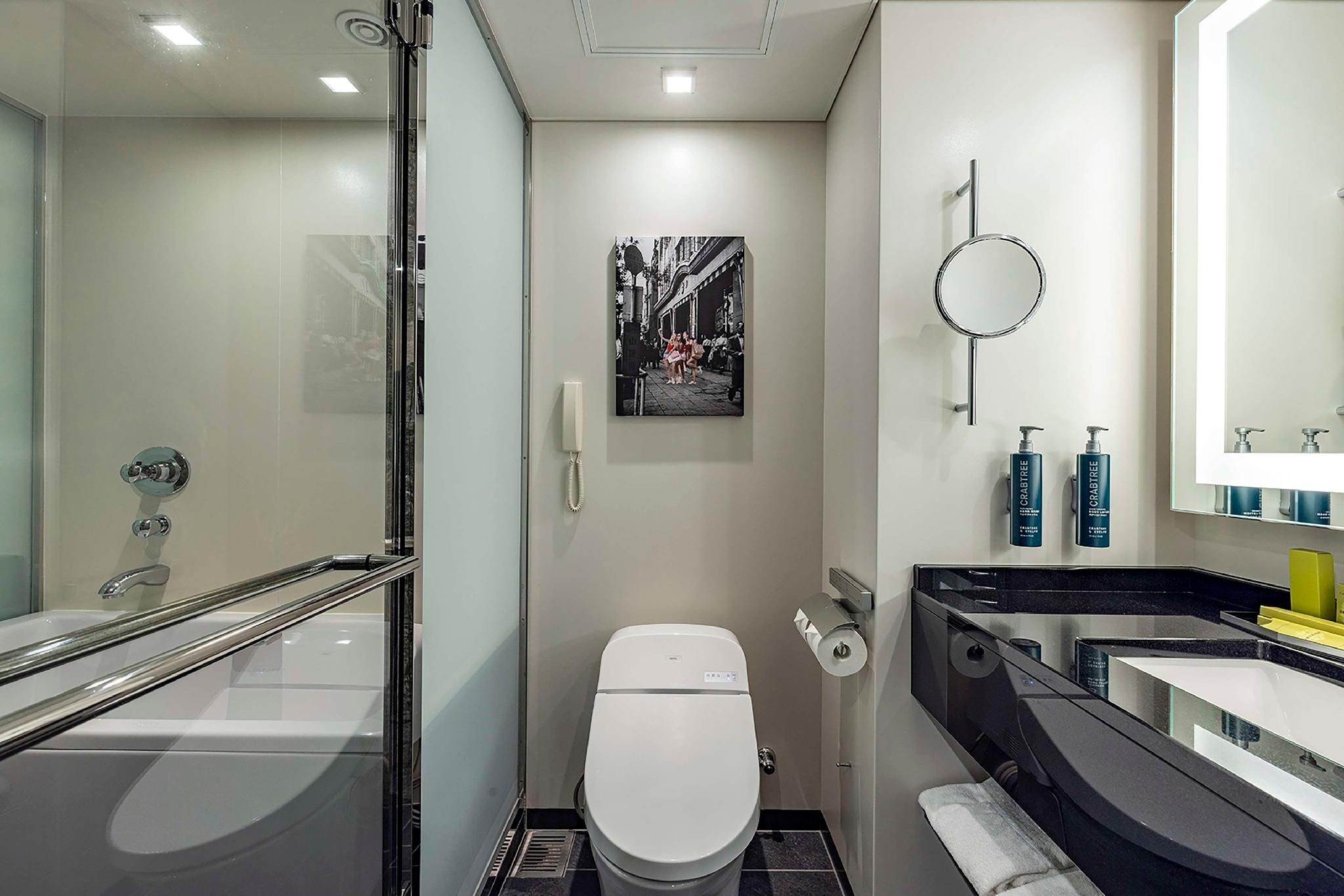 TWIN TOWER SUITE EXECUTIVE