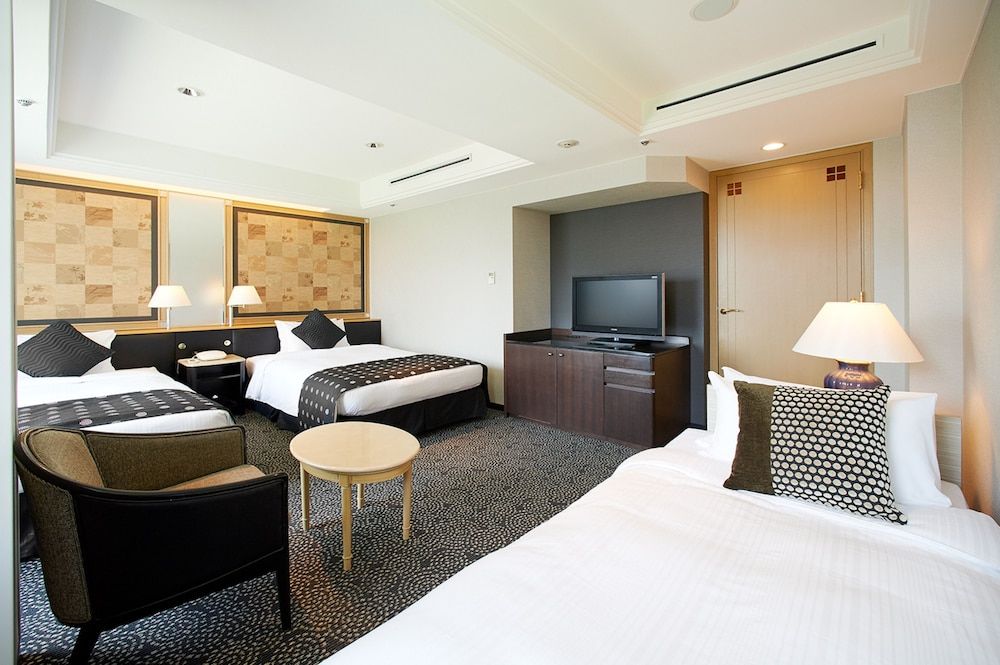 The Main Deluxe Triple Room