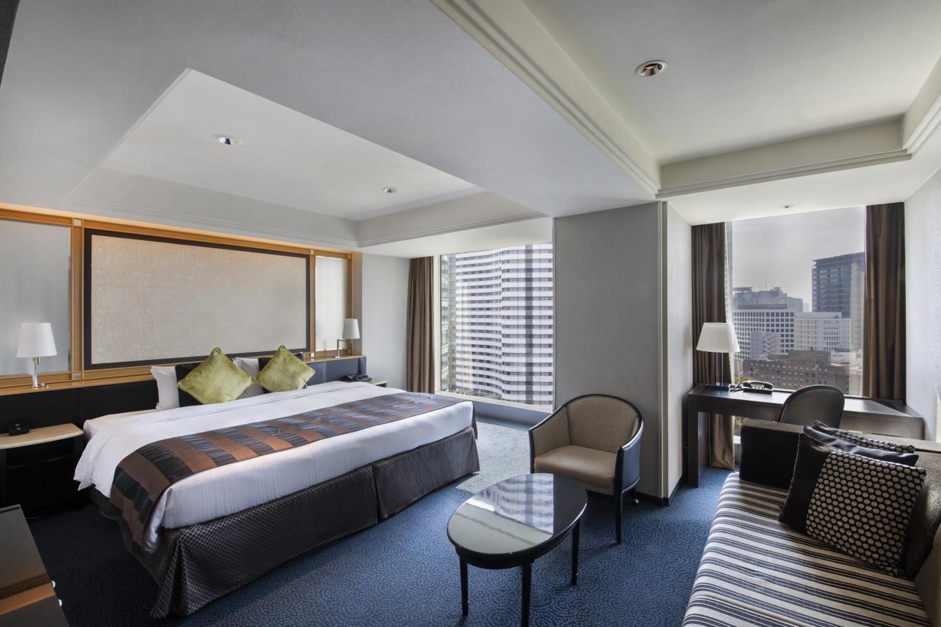The Main Deluxe King Room - Non-Smoking