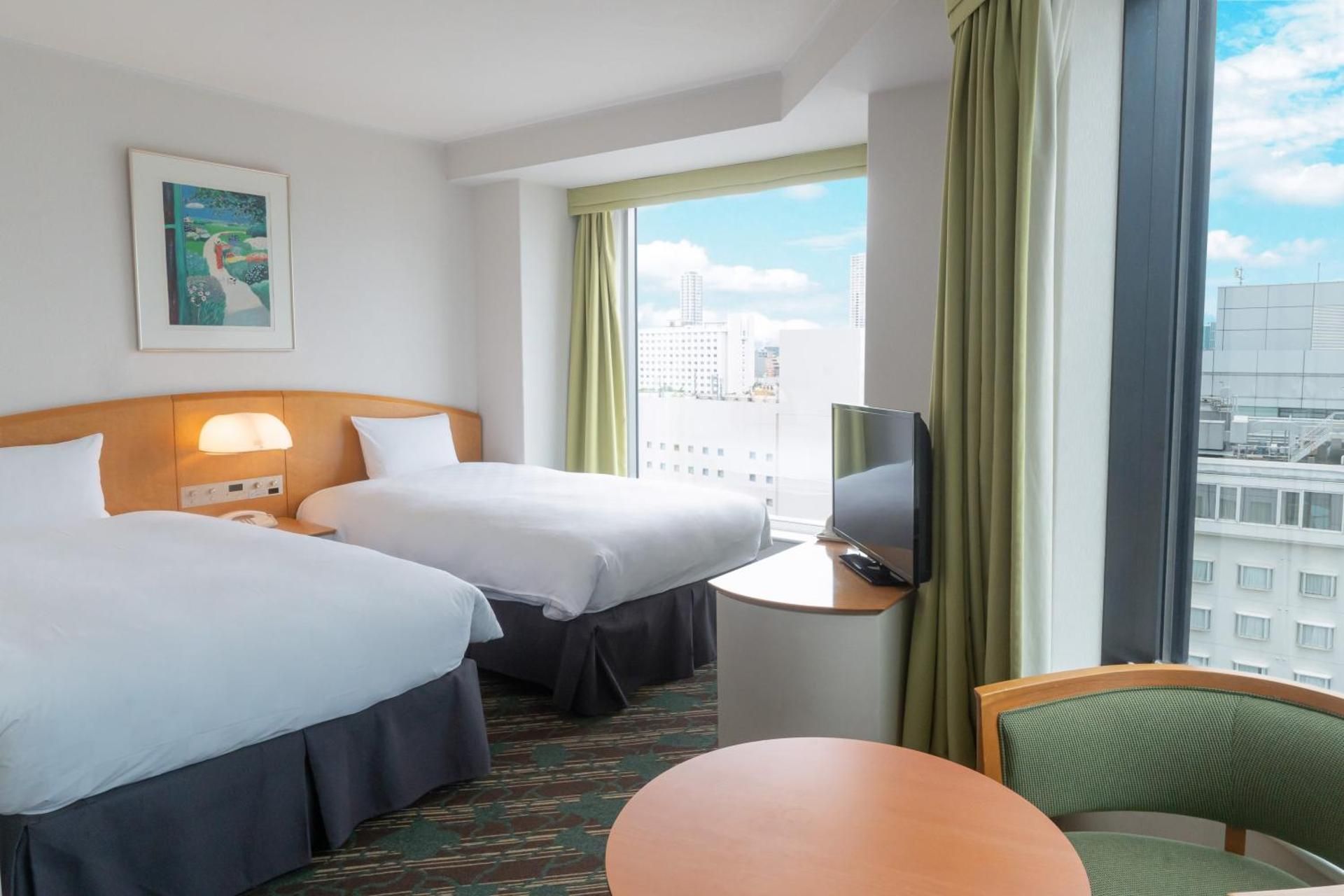 Main Tower 6th-16th Floor Corner Twin Room with Sofa - Non-Smoking