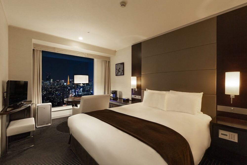 Main Tower Premier Double Room, Smoking (37th floor)