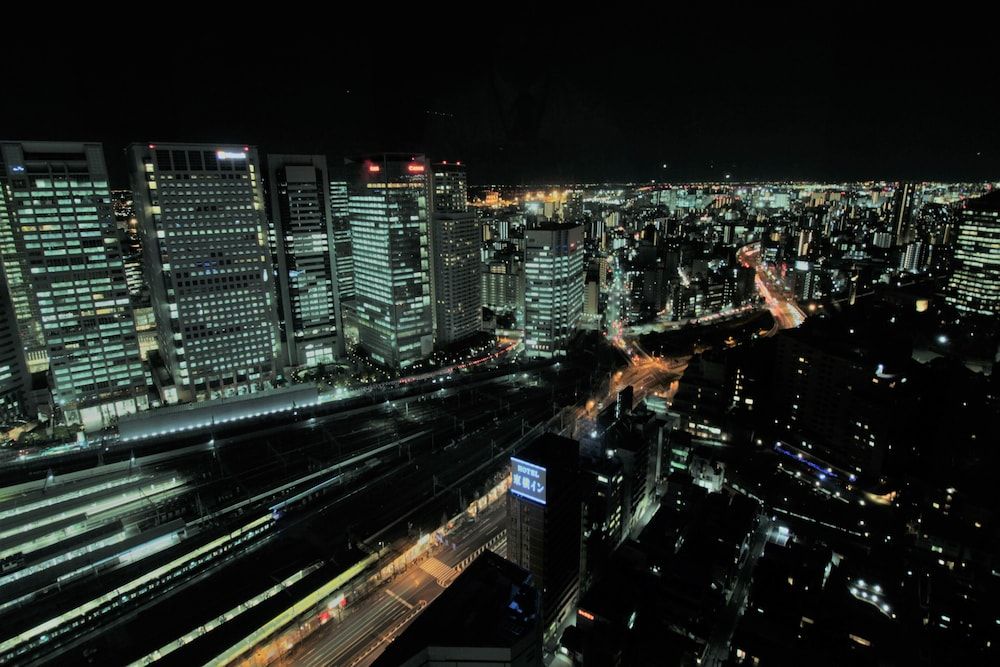 Main Tower Premier Corner Twin Room, Non-Smoking (35th-36th floors)