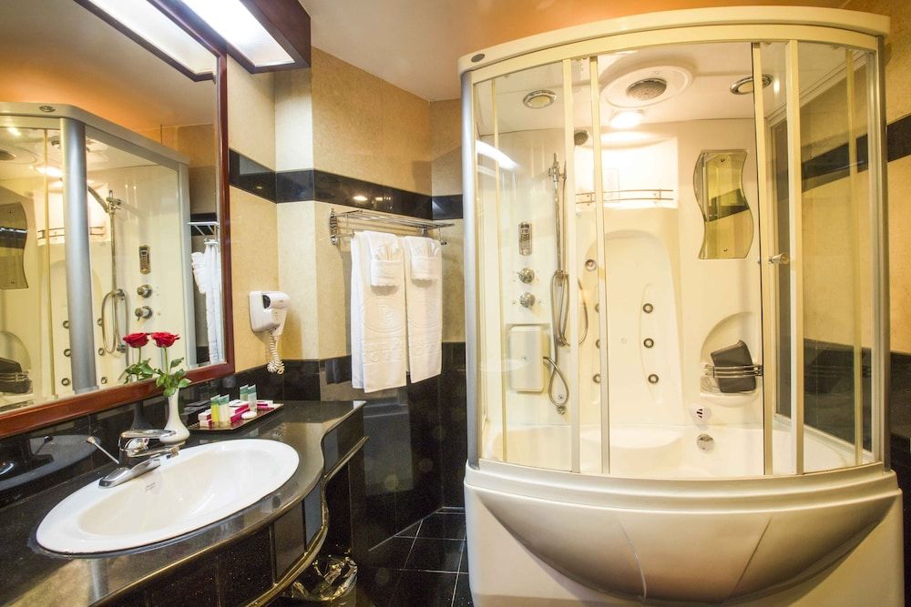 undefined Phnom Penh Hotel 9