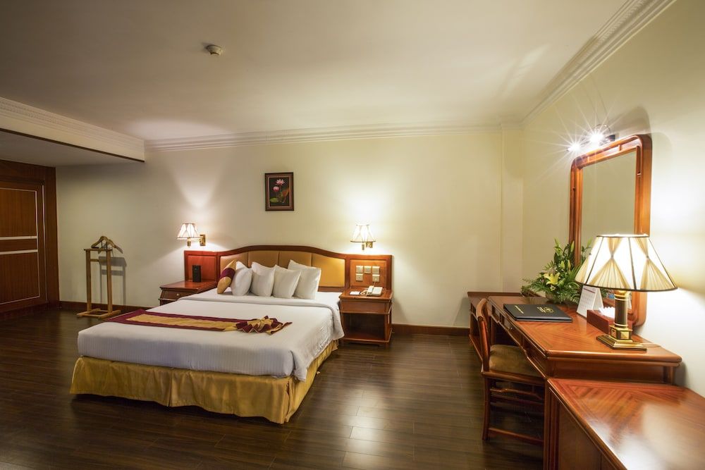 undefined Phnom Penh Hotel 8
