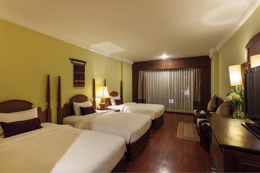 Deluxe Family Room