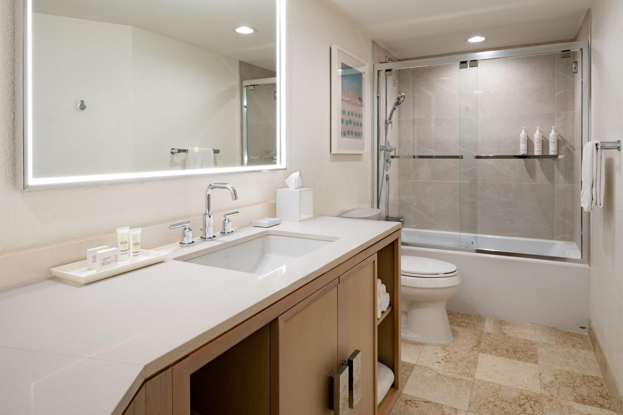 Oceanfront 2 Queens, Guest room, 2 Queen, Oceanfront, Balcony