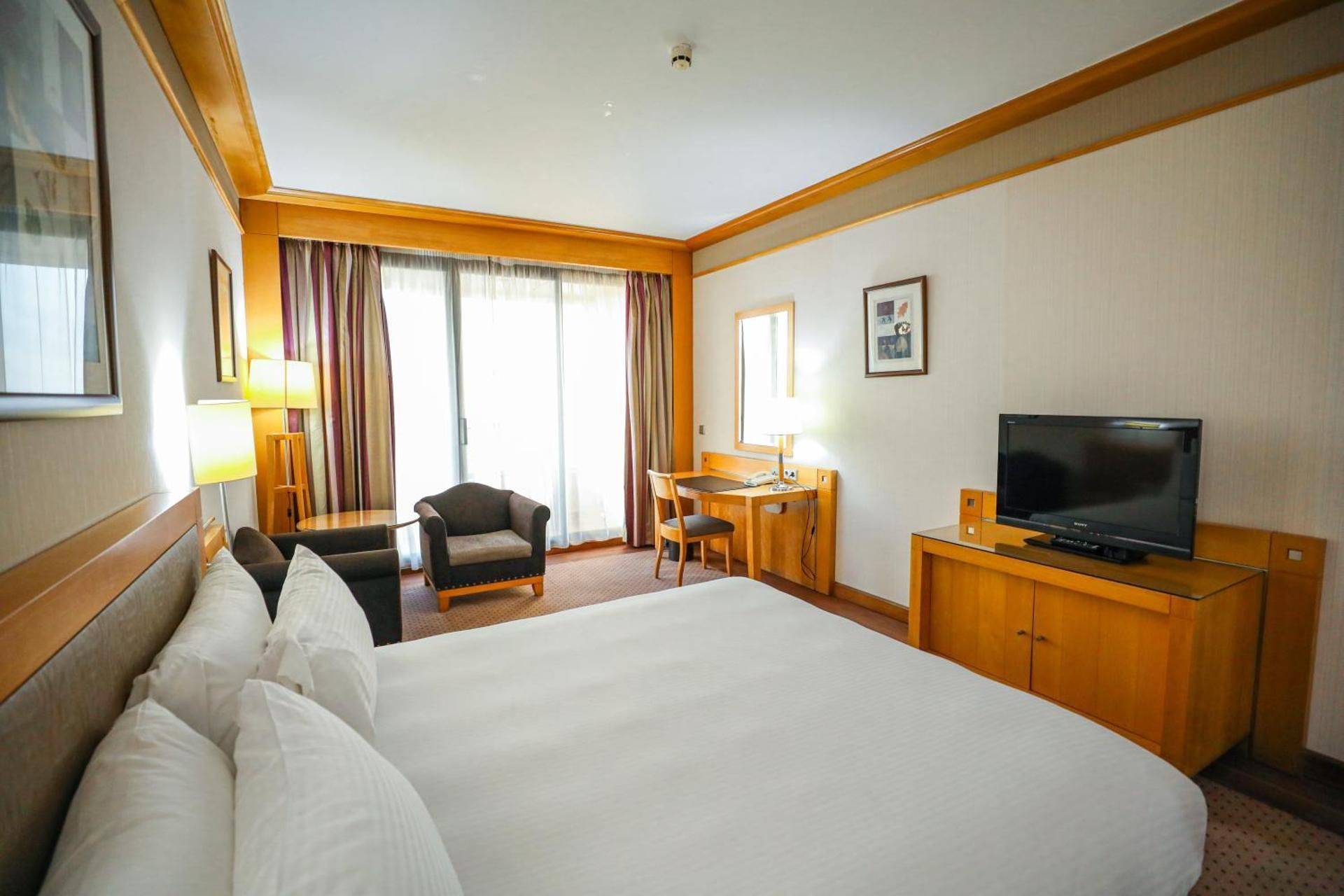 1 King Standard Room Non Smoking