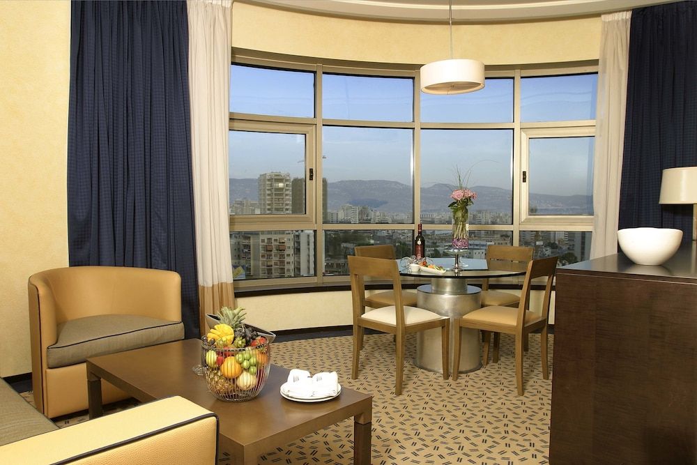 undefined Four Points by Sheraton Le Verdun 8