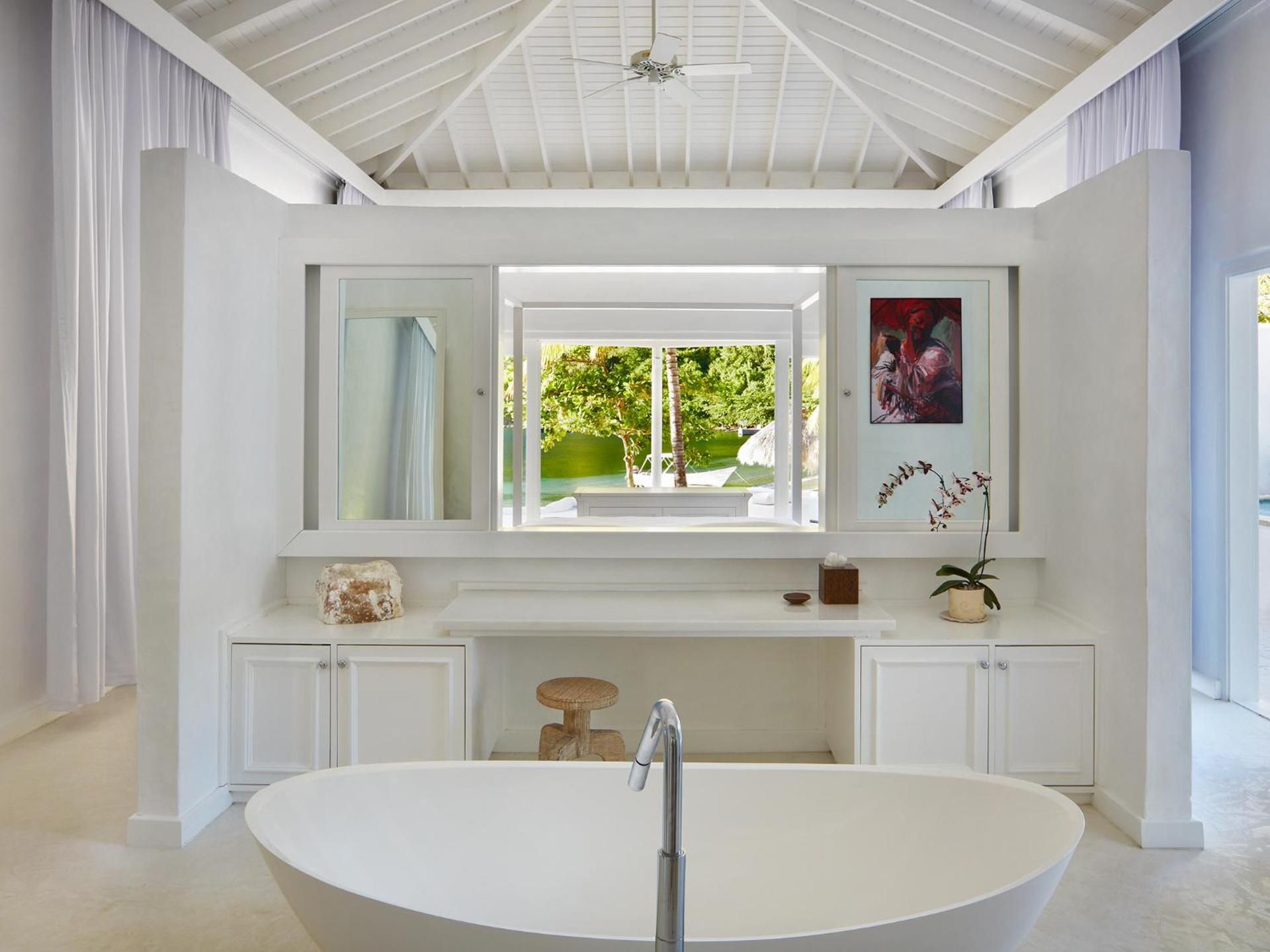 Luxury Beachfront Bungalow