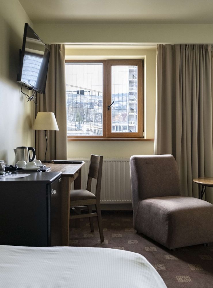 Best Western Vilnius Standard Room, 3 Twin Beds, Non Smoking 8