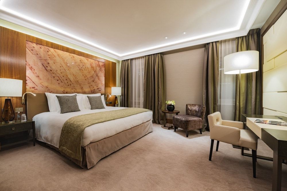 Grand Hotel Kempinski Riga Superior Room, Courtyard View 5