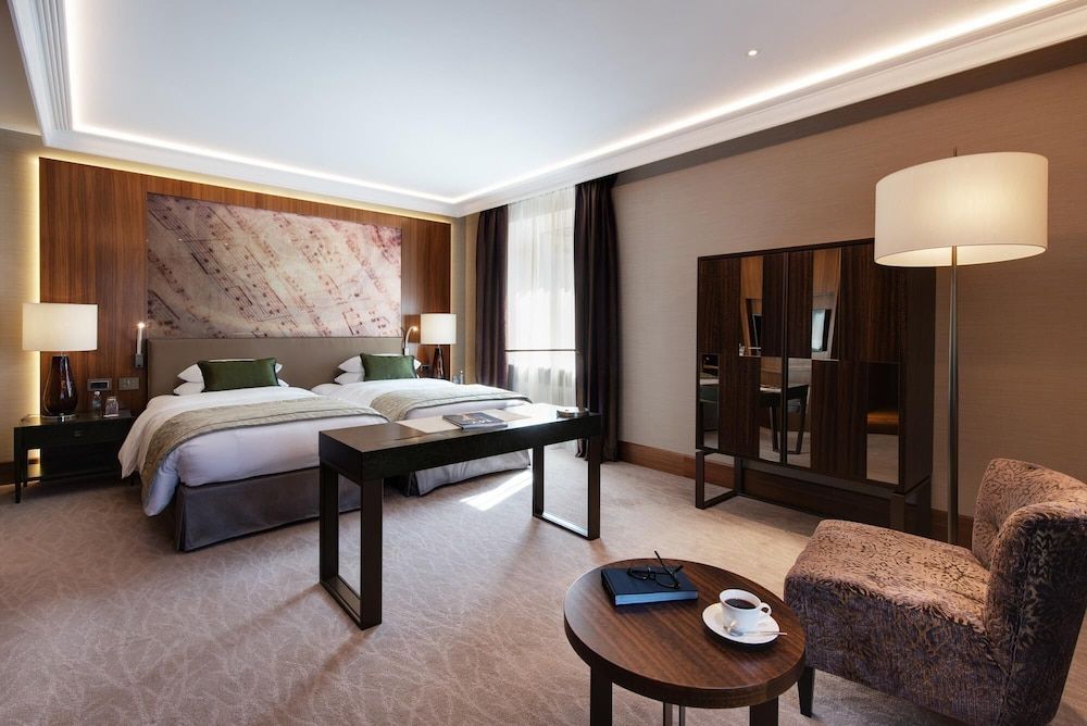 Grand Hotel Kempinski Riga Superior Room, Courtyard View 3