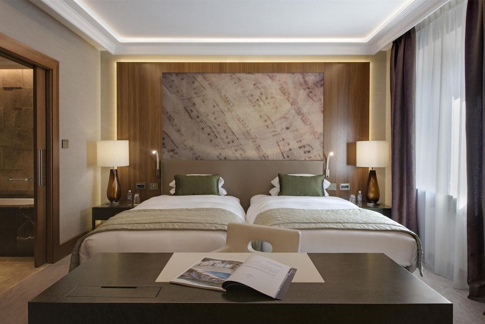 Grand Hotel Kempinski Riga Superior Room, Courtyard View 9