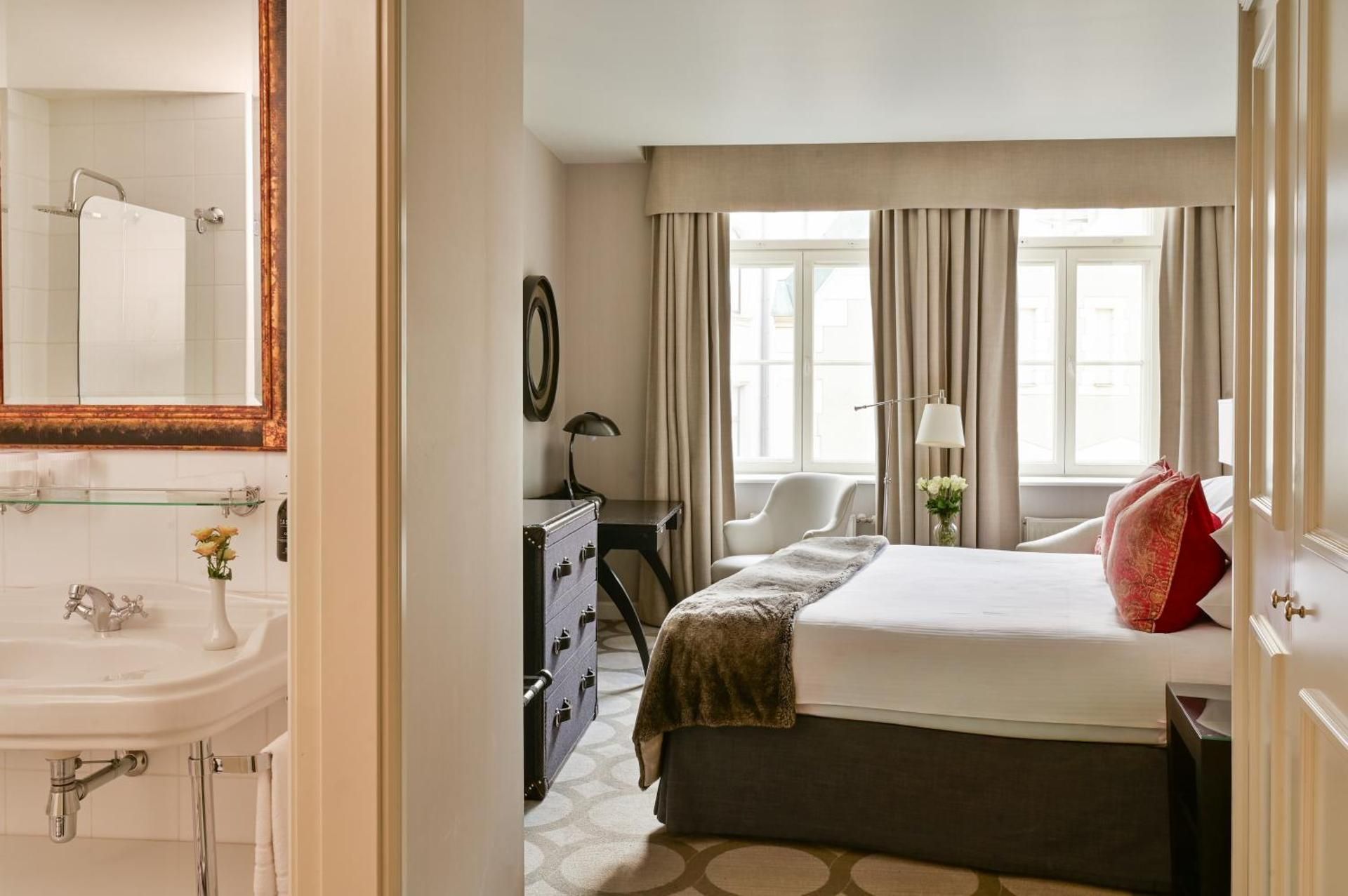 undefined Grand Palace Hotel – Small Luxury Hotels of the World 6