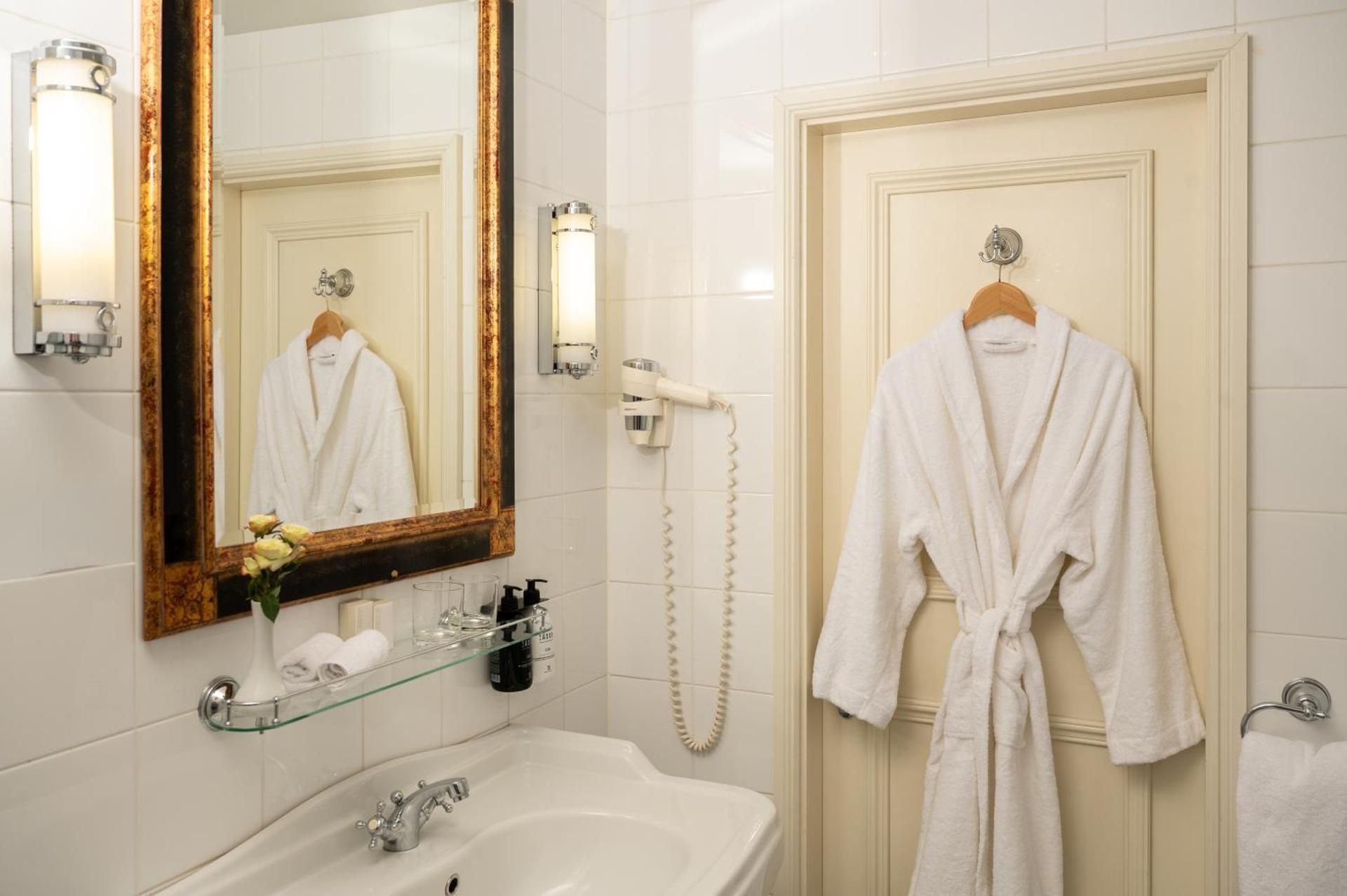 undefined Grand Palace Hotel – Small Luxury Hotels of the World 4