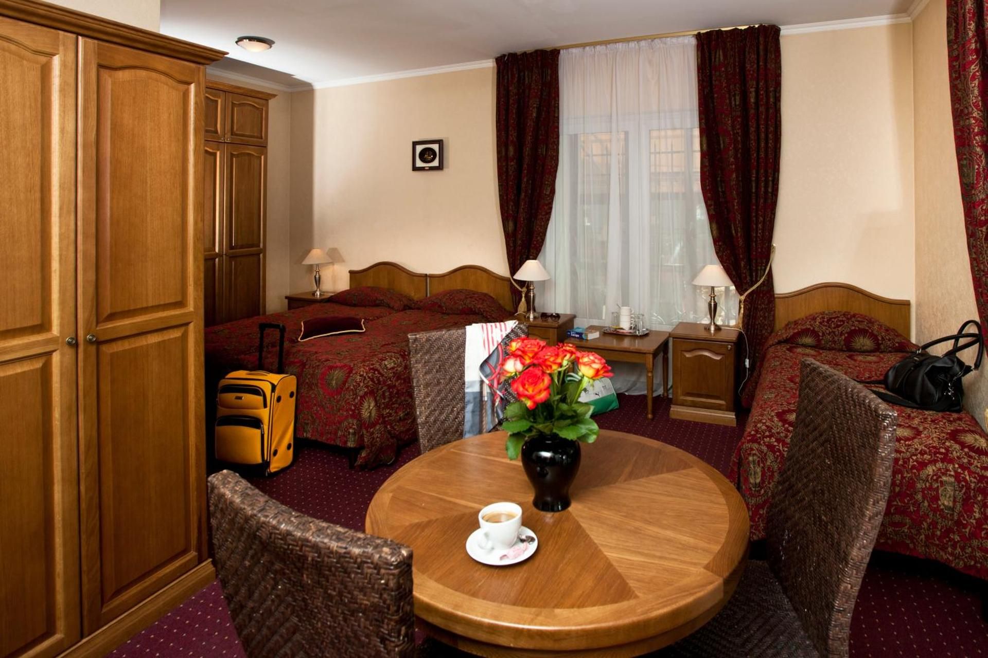 undefined Monte Kristo Hotel 9