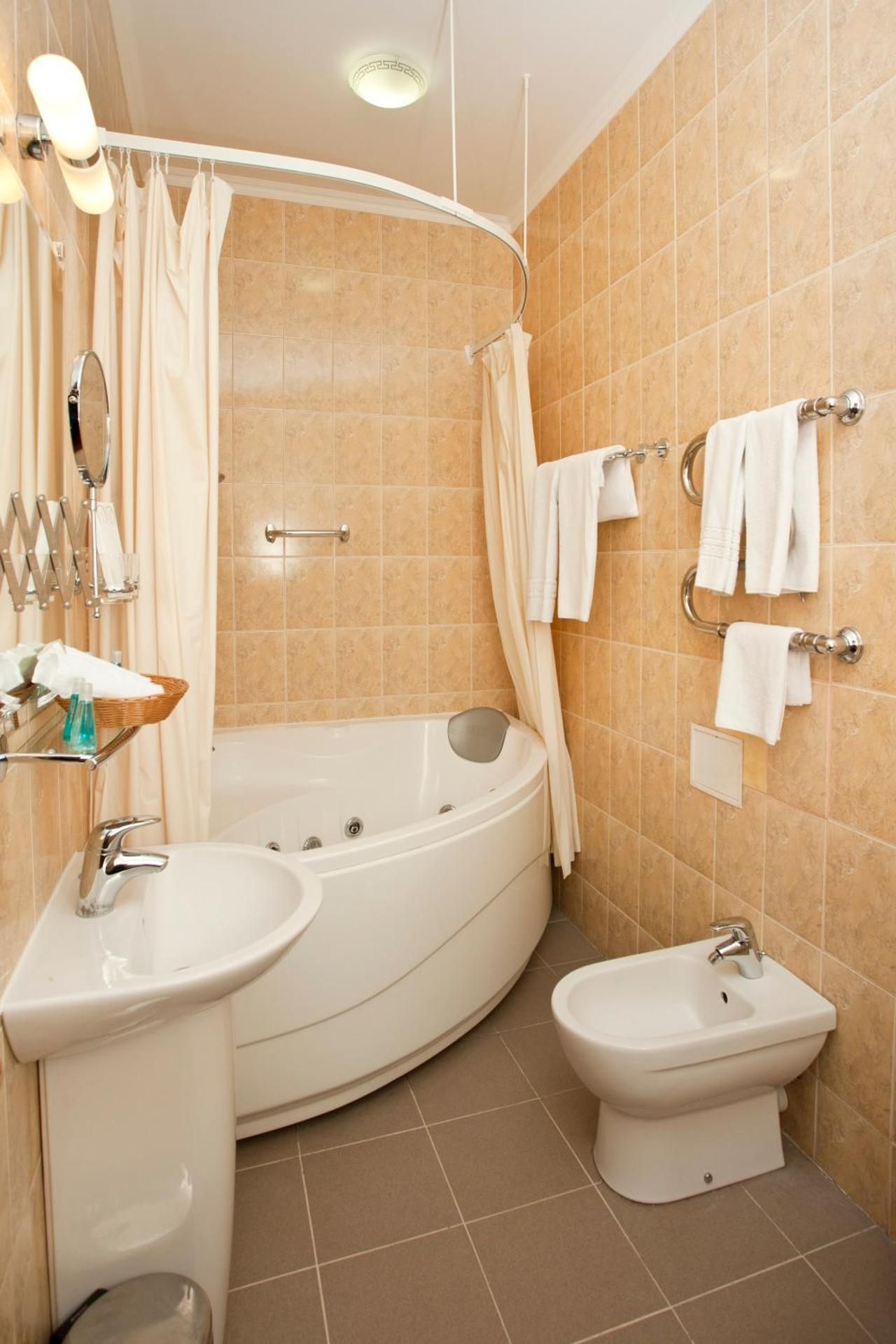 Junior Suite with Spa Bath