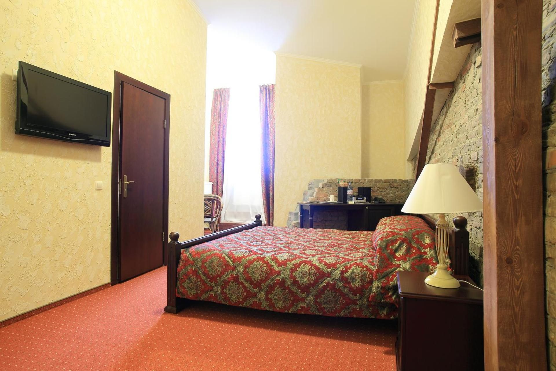 undefined Monte Kristo Hotel 10