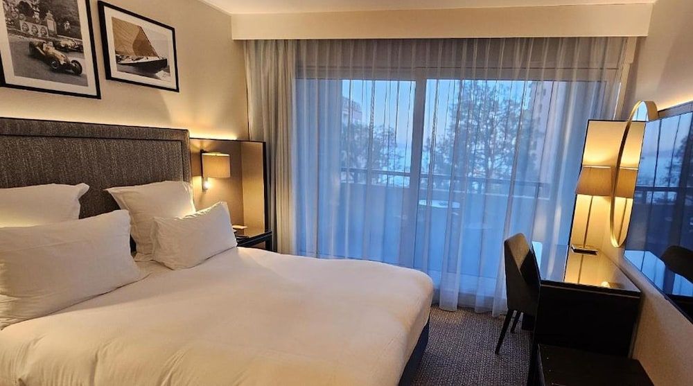 Deluxe Room, 1 Queen Bed