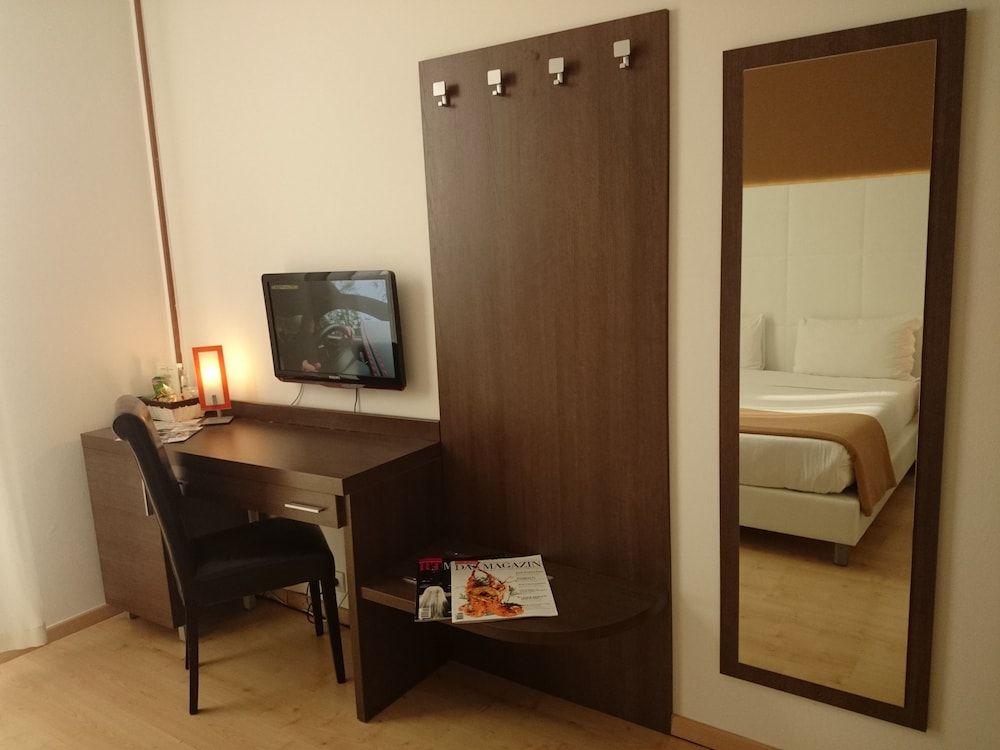 Hotel Ambassador Monaco Standard Double Room 7