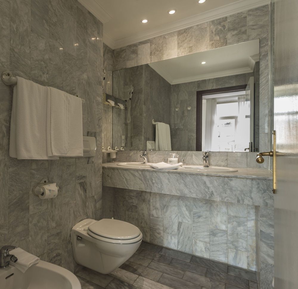 Hotel Ambassador Monaco Standard Double Room 5