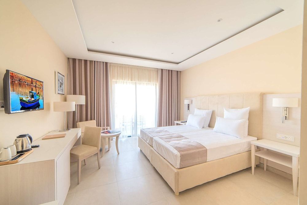 Deluxe Double or Twin Room, Garden View