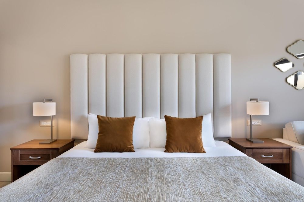 Deluxe Room (Grand Deluxe Garden View Room)