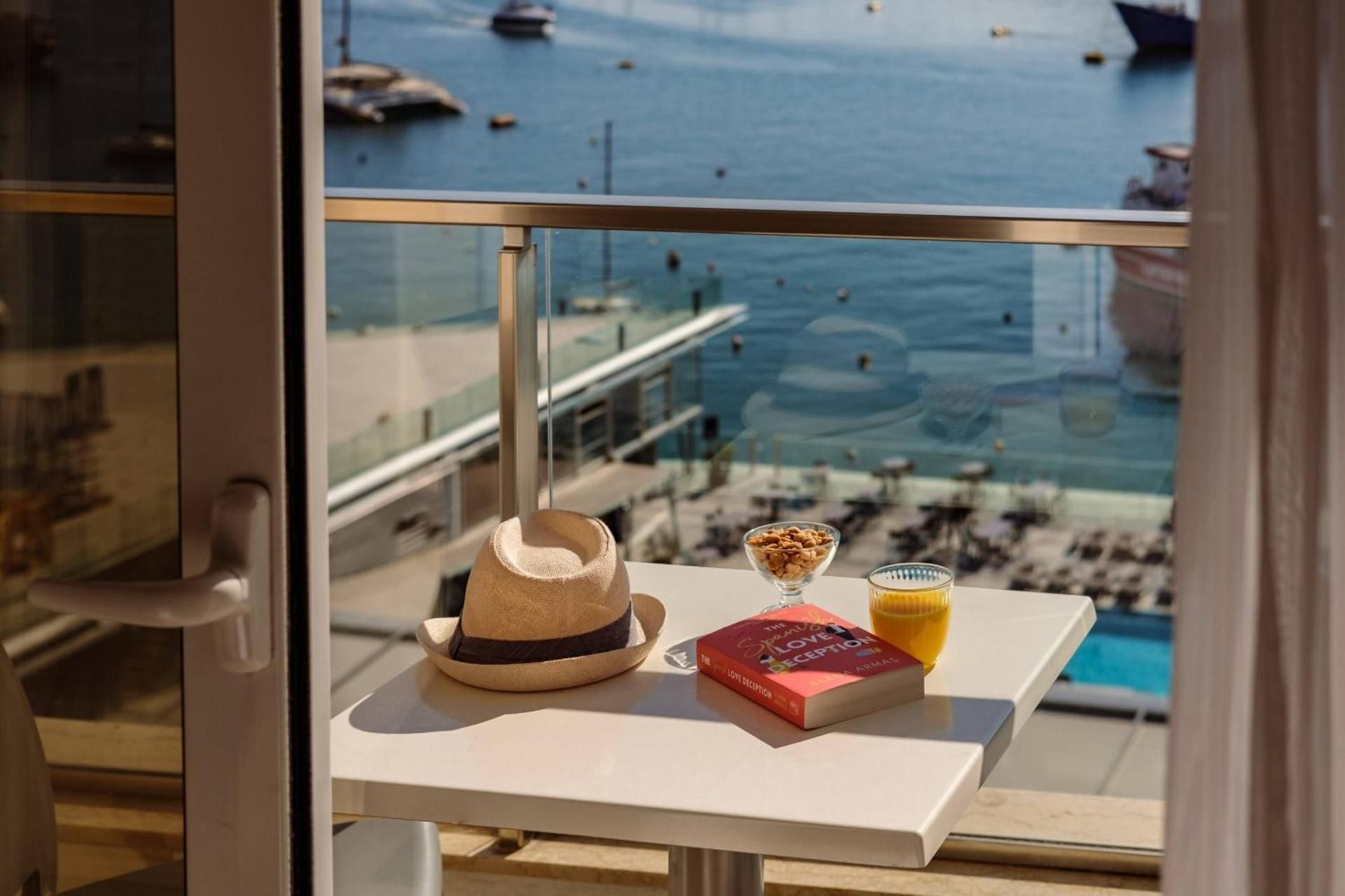 Standard Suite Family Double Or Twin Sea View